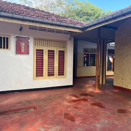 Resthouse Vavuniya Exterior photo